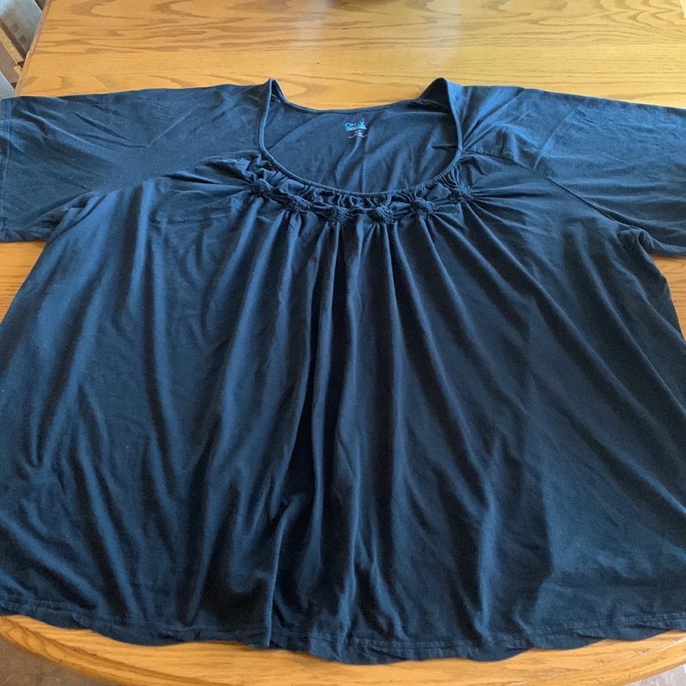 Top plus size ladies black short sleeves gathered in front Sz 6X